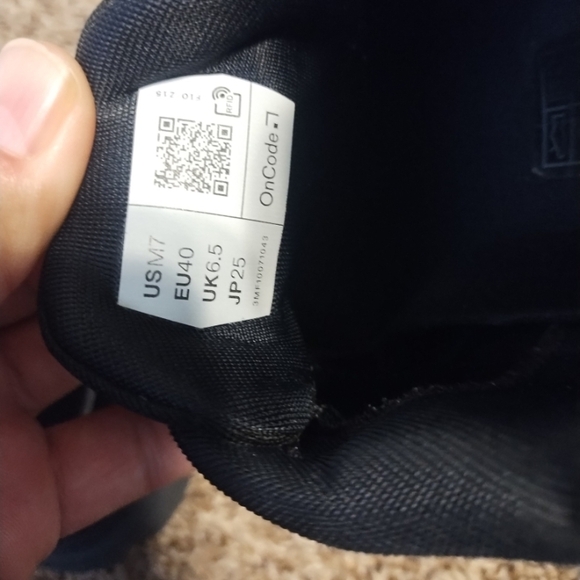 On Cloud 6 Triple Black Mens Running Athletic Casual size 7 men - Picture 8 of 12